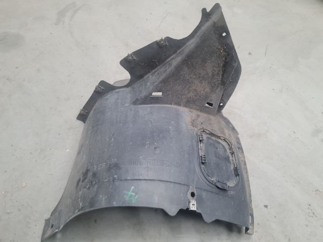 bontott VW GOLF VII Jobb első Első Dobbetét (Kerékjárati, Műanyag)