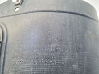 bontott VW GOLF VII Jobb első Első Dobbetét (Kerékjárati, Műanyag)