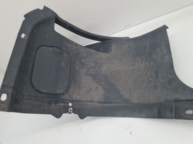 bontott VW GOLF VII Jobb első Első Dobbetét (Kerékjárati, Műanyag)