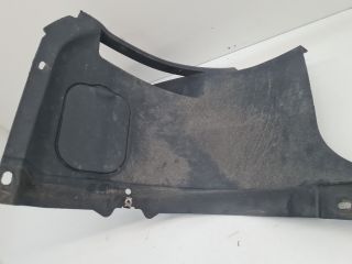 bontott VW GOLF VII Jobb első Első Dobbetét (Kerékjárati, Műanyag)