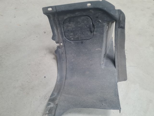 bontott VW GOLF VII Jobb első Első Dobbetét (Kerékjárati, Műanyag)