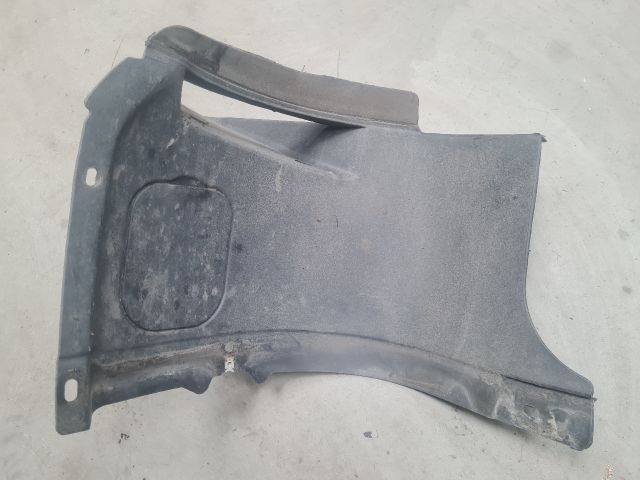 bontott VW GOLF VII Jobb első Első Dobbetét (Kerékjárati, Műanyag)