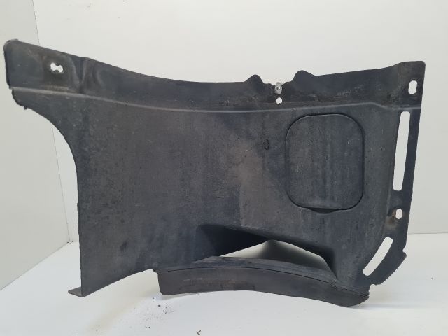 bontott VW GOLF VII Jobb első Első Dobbetét (Kerékjárati, Műanyag)