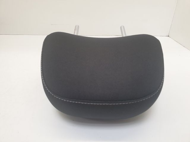 bontott VW GOLF VII Jobb első Fejtámla