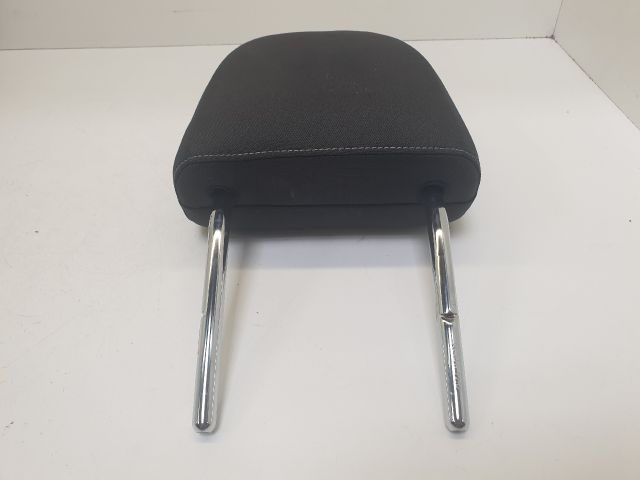 bontott VW GOLF VII Jobb első Fejtámla