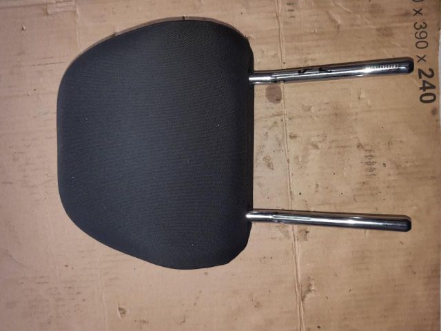 bontott VW GOLF VII Jobb első Fejtámla