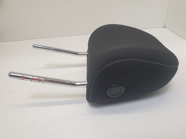 bontott VW GOLF VII Jobb első Fejtámla