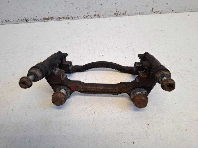 bontott VW GOLF VII Jobb első Féltengely Tartó