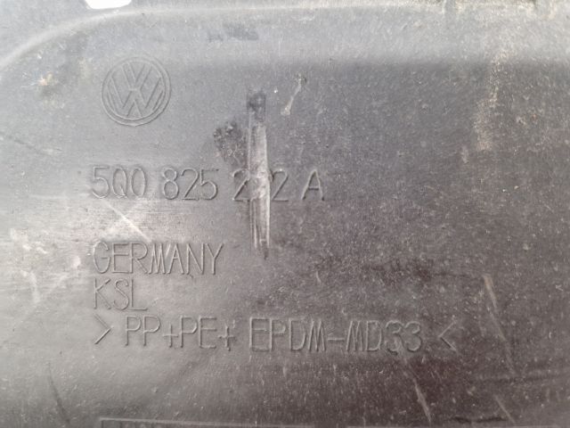 bontott VW GOLF VII Jobb első Fenéklemez