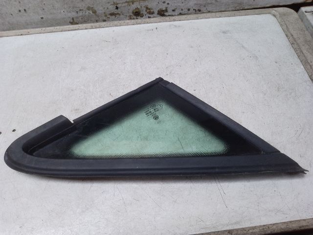 bontott VW GOLF VII Jobb első Fixüveg (Ajtóban)