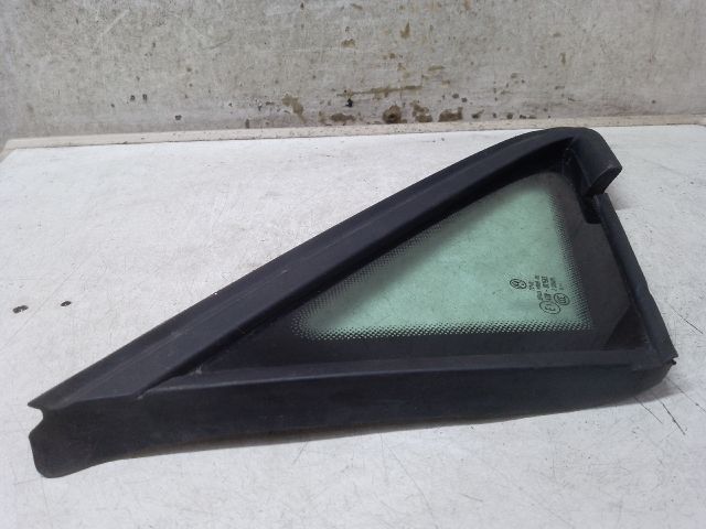 bontott VW GOLF VII Jobb első Fixüveg (Ajtóban)