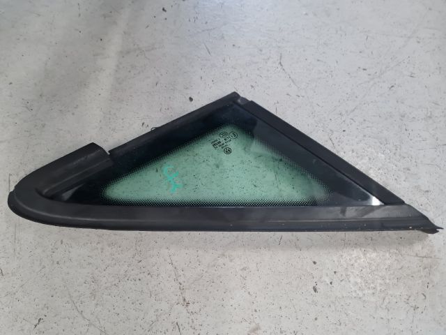 bontott VW GOLF VII Jobb első Fixüveg (Ajtóban)