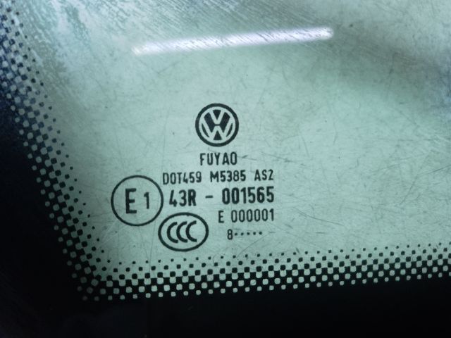 bontott VW GOLF VII Jobb első Fixüveg (Ajtóban)