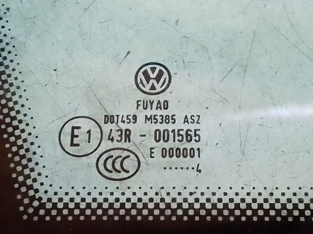 bontott VW GOLF VII Jobb első Fixüveg (Ajtóban)