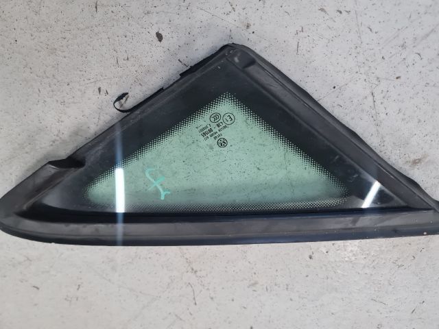 bontott VW GOLF VII Jobb első Fixüveg (Ajtóban)
