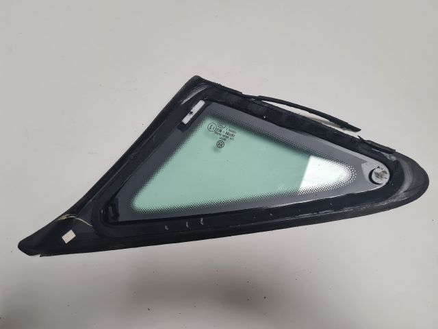 bontott VW GOLF VII Jobb első Fixüveg (Ajtóban)