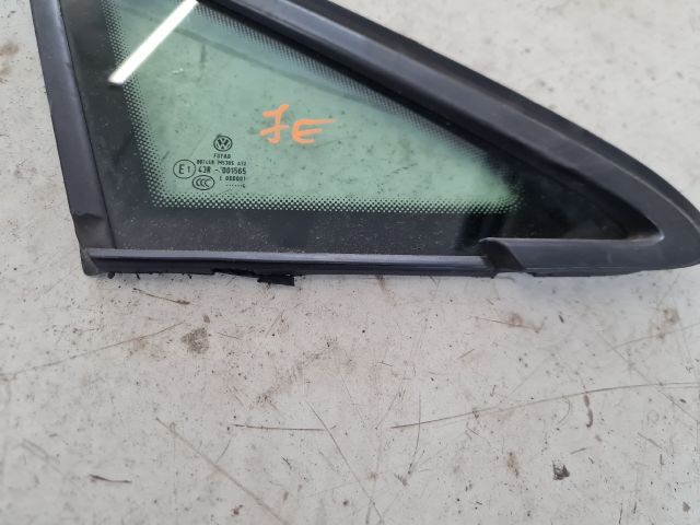 bontott VW GOLF VII Jobb első Fixüveg (Ajtóban)