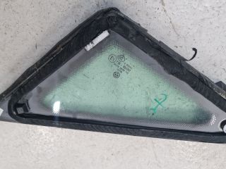 bontott VW GOLF VII Jobb első Fixüveg (Ajtóban)