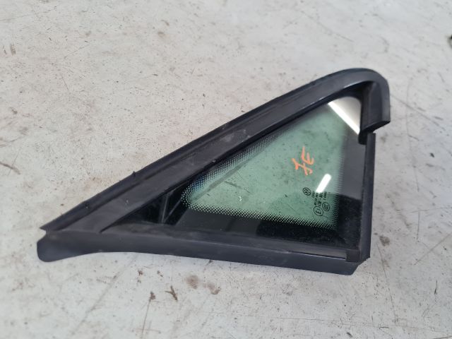 bontott VW GOLF VII Jobb első Fixüveg (Ajtóban)