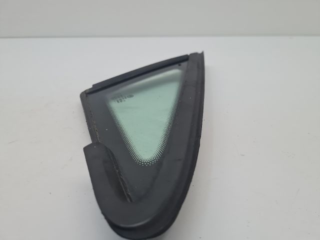 bontott VW GOLF VII Jobb első Fixüveg (Ajtóban)