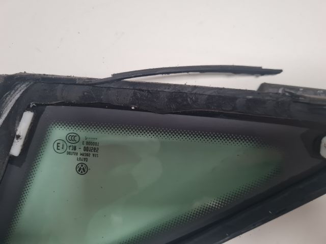 bontott VW GOLF VII Jobb első Fixüveg (Ajtóban)
