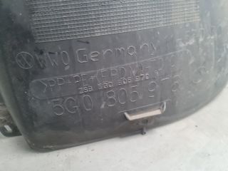 bontott VW GOLF VII Jobb első Hátsó Dobbetét (Kerékjárati, Műanyag)