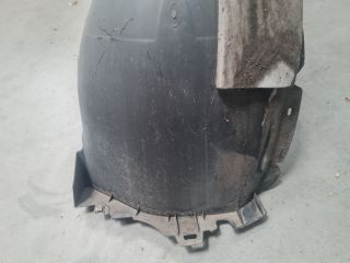 bontott VW GOLF VII Jobb első Hátsó Dobbetét (Kerékjárati, Műanyag)