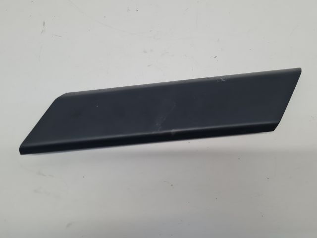 bontott VW GOLF VII Jobb első Kilincs Burkolat