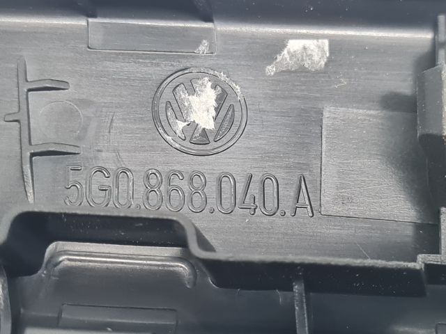 bontott VW GOLF VII Jobb első Kilincs Burkolat