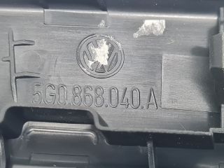 bontott VW GOLF VII Jobb első Kilincs Burkolat