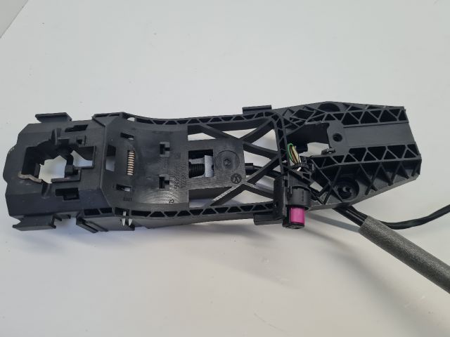 bontott VW GOLF VII Jobb első Külső Kilincsfészek