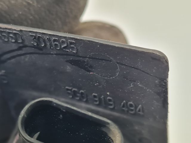 bontott VW GOLF VII Jobb első Külső Tolatóradar Fej