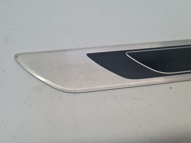 bontott VW GOLF VII Jobb első Küszöb Díszléc