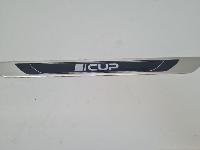 bontott VW GOLF VII Jobb első Küszöb Díszléc