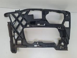 bontott VW GOLF VII Jobb első Lökhárító Tartó (Műanyag)