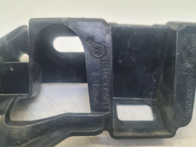 bontott VW GOLF VII Jobb első Lökhárító Tartó (Műanyag)