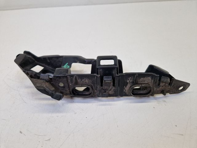 bontott VW GOLF VII Jobb első Lökhárító Tartó (Műanyag)