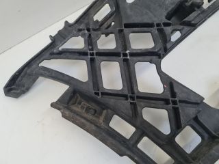 bontott VW GOLF VII Jobb első Lökhárító Tartó (Műanyag)