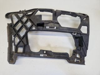 bontott VW GOLF VII Jobb első Lökhárító Tartó (Műanyag)