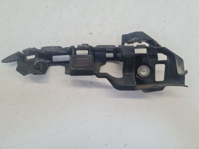 bontott VW GOLF VII Jobb első Lökhárító Tartó (Műanyag)