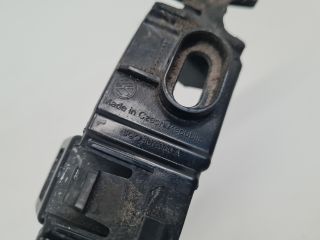 bontott VW GOLF VII Jobb első Lökhárító Tartó (Műanyag)