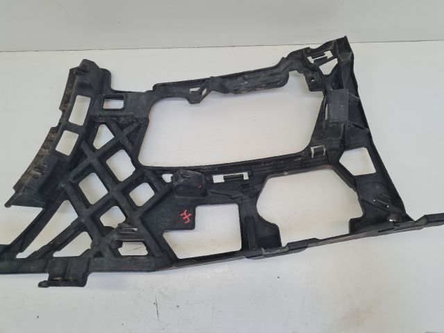 bontott VW GOLF VII Jobb első Lökhárító Tartó (Műanyag)