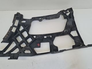 bontott VW GOLF VII Jobb első Lökhárító Tartó (Műanyag)