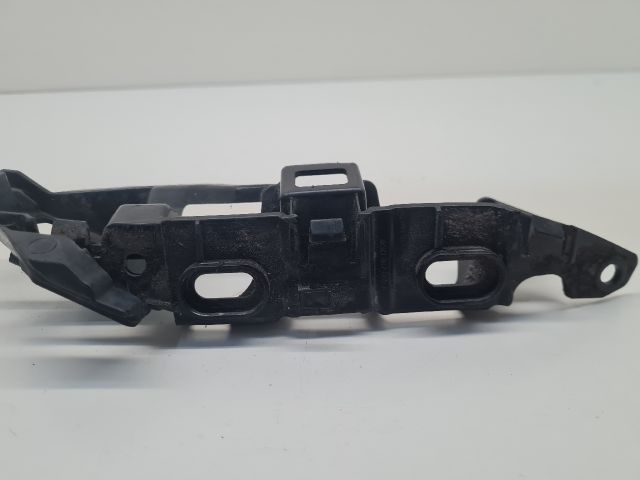 bontott VW GOLF VII Jobb első Lökhárító Tartó (Műanyag)