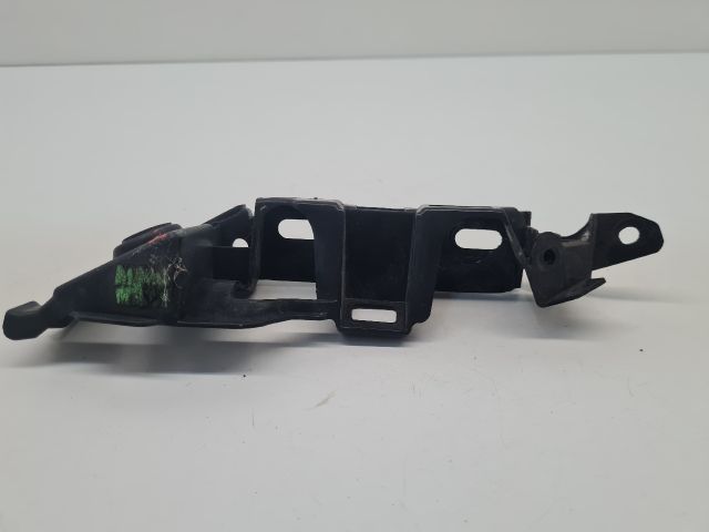 bontott VW GOLF VII Jobb első Lökhárító Tartó (Műanyag)