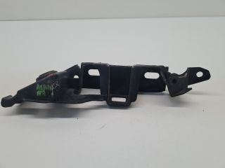 bontott VW GOLF VII Jobb első Lökhárító Tartó (Műanyag)