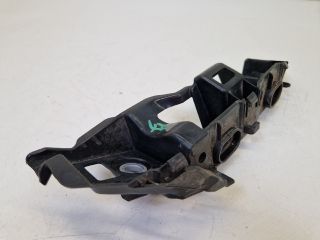 bontott VW GOLF VII Jobb első Lökhárító Tartó (Műanyag)