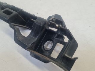 bontott VW GOLF VII Jobb első Lökhárító Tartó (Műanyag)