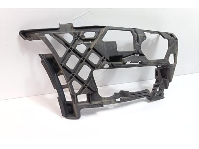 bontott VW GOLF VII Jobb első Lökhárító Tartó (Műanyag)