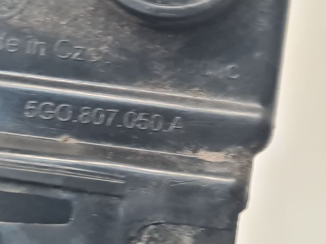 bontott VW GOLF VII Jobb első Lökhárító Tartó (Műanyag)